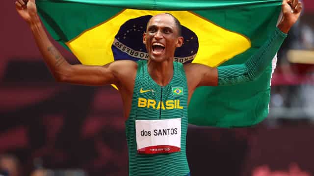 Alison dos Santos é campeão dos 400m com barreiras nos EUA com 2º tempo do ano