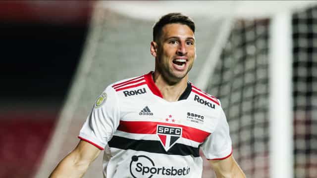 Calleri pede desculpas a torcedor palmeirense após quebrar seu celular