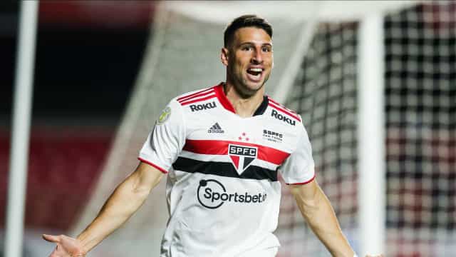 Calleri escapa de gancho, mas leva multa por derrubar celular de palmeirense