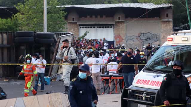 Torcida depedra e invade hotel para tentar agredir jogadores do Chivas no México