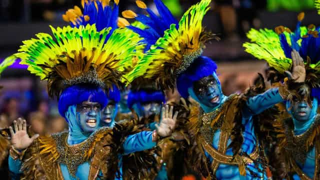 Maioria é contra Carnaval fora de época no RJ e em SP, aponta Datafolha