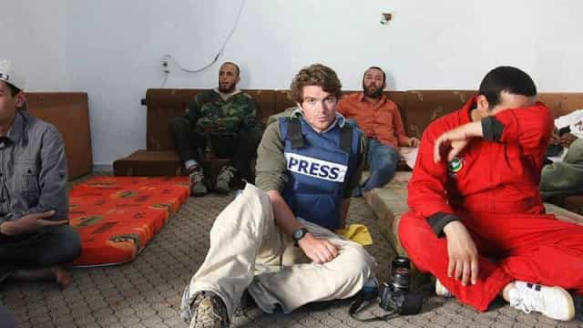 Jornalista perde perna em ataque que matou colegas na Ucrânia