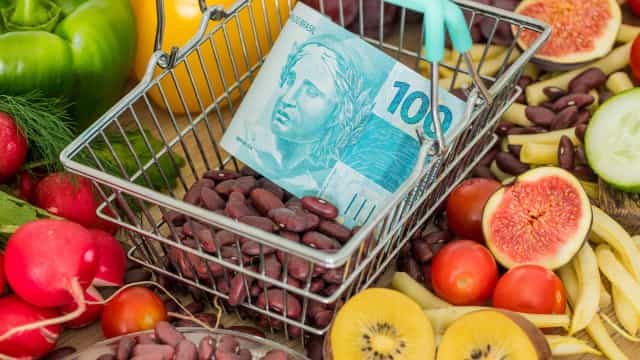 Prévia da inflação chega a 1,73% e consumidor reduz volume de compras