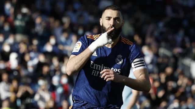 Benzema cobra 3 pênaltis e perde um, mas garante vitória do Real sobre o Celta