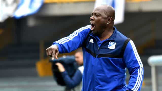 Ídolo do Corinthians, volante Rincón sofre grave acidente de carro na Colômbia