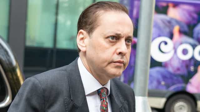 Deputado britânico condenado por assediar sexualmente jovem de 15 anos