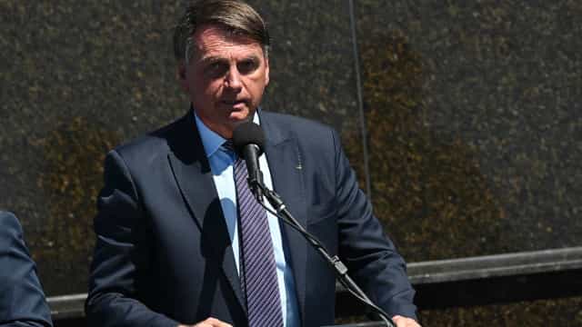 Governo Bolsonaro aprova uso da Rouanet para mercado de armas