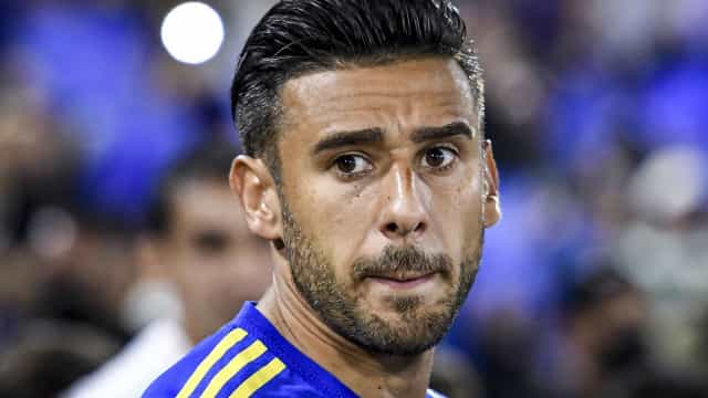 Atacante do Boca Juniors é procurado pela polícia após atropelar ex-mulher