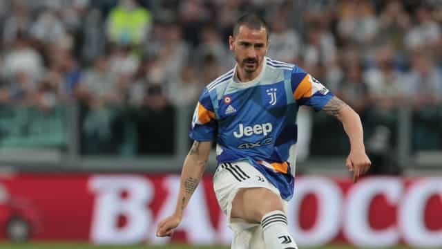 Com dois a mais, Juventus arranca empate contra o Bologna no Italiano