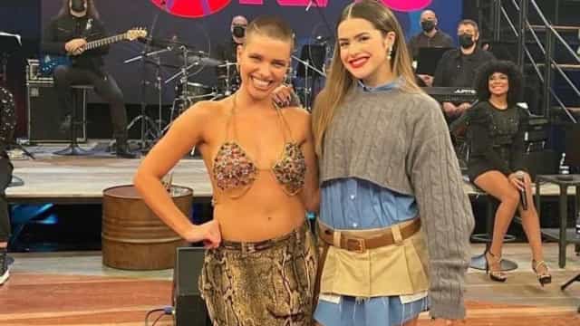 Maisa vira meme por roupa usada no Altas Horas