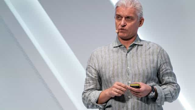 Magnata russo denuncia "guerra absurda" e "massacre" na Ucrânia