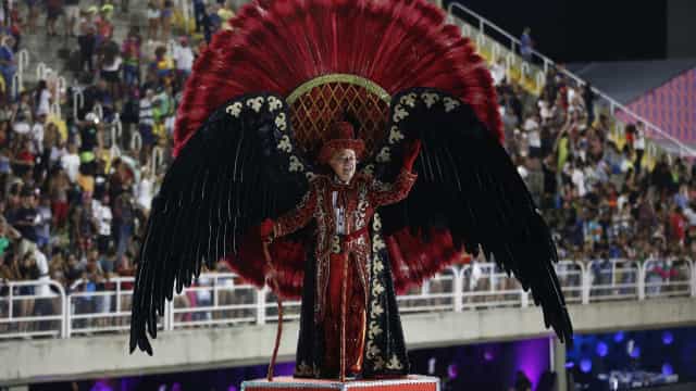 Doze escolas disputam título do Grupo Especial do carnaval do Rio