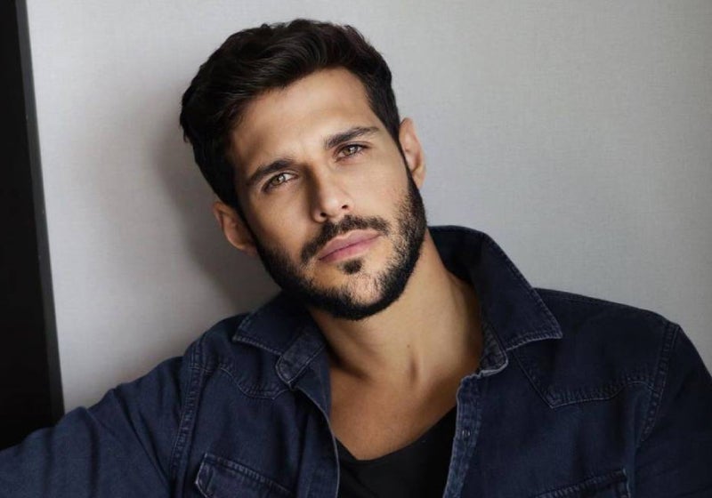 Ex-BBB Rodrigo Mussi mexe pernas e braços e respira sem os aparelhos