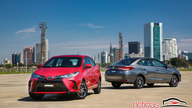 Toyota Yaris e Yaris Sedan ficam mais caros