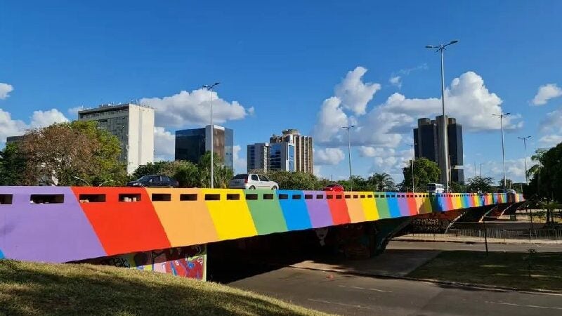 Brasília ganha maior arco-íris LGBT do país. Veja!