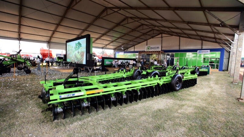 Nova grade niveladora facilita transporte e operação em grandes áreas