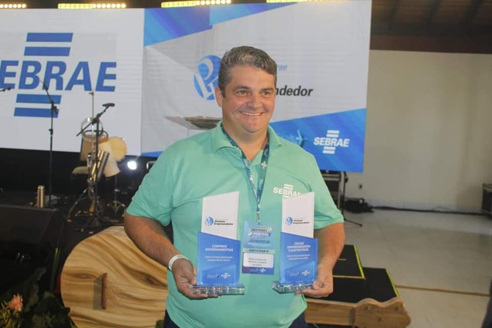 Prefeiito Érico leva o Premio Sebrae Prefeito Empreendedor em duas categorias