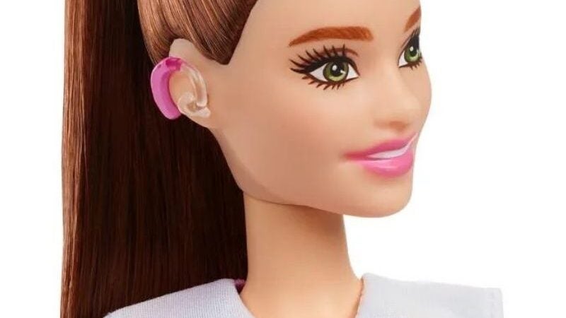 Inclusão: Barbie lança sua 1ª boneca com aparelho auditivo