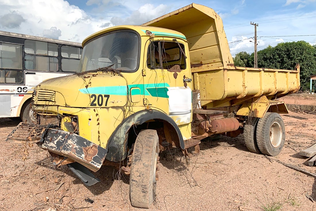 Prefeitura de Vera lança leilão de caminhonetes, caminhões, ônibus e carros