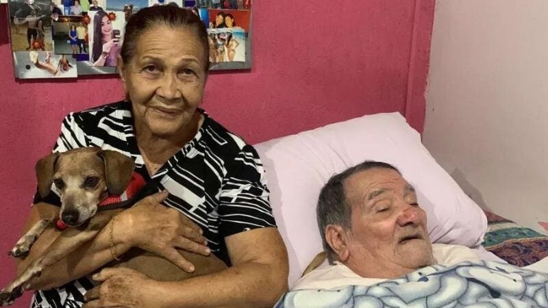 Cãozinho salva tutores idosos de incêndio em casa na BA. “Bob foi um herói”