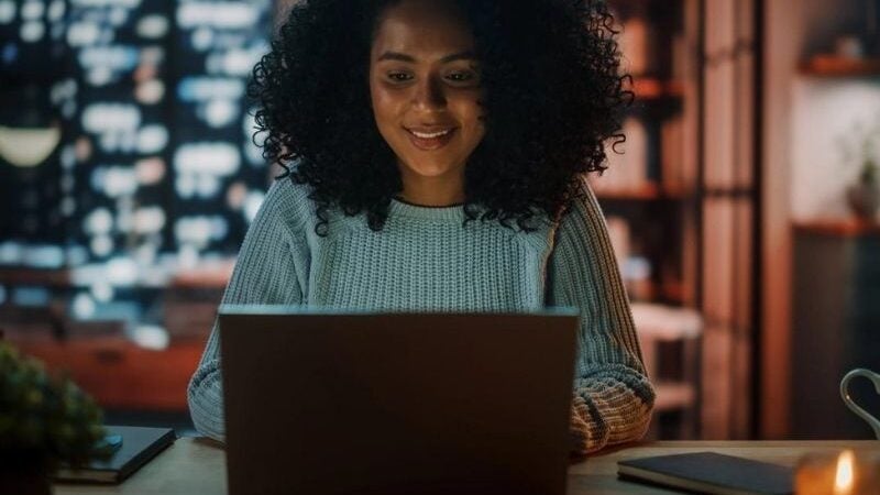 Programação: empresa de tecnologia oferece 20 mil bolsas gratuitas. Veja como se inscrever