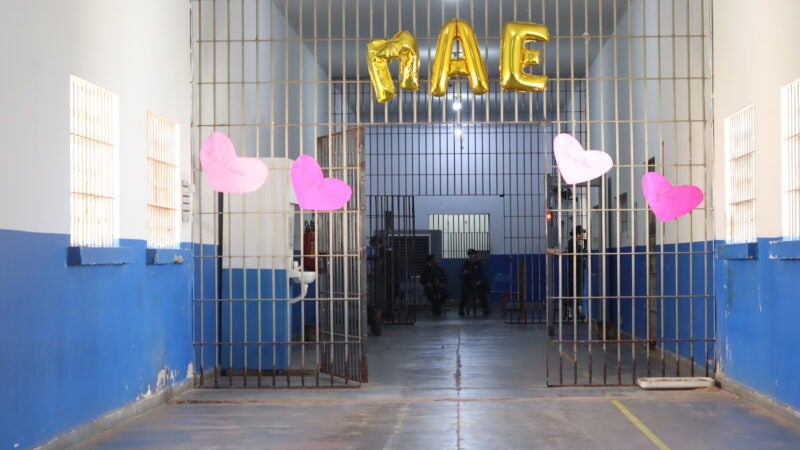 Natasha palestra no presídio feminino e se preocupa com o abandono familiar