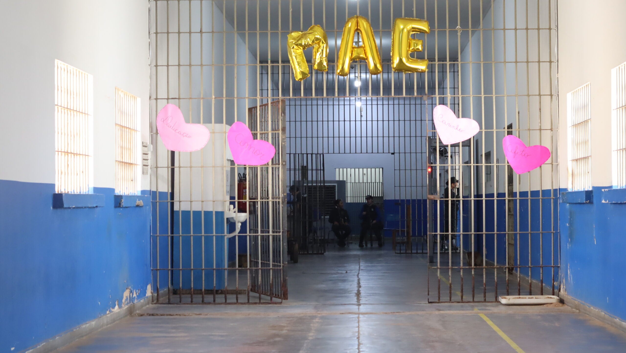 Natasha palestra no presídio feminino e se preocupa com o abandono familiar