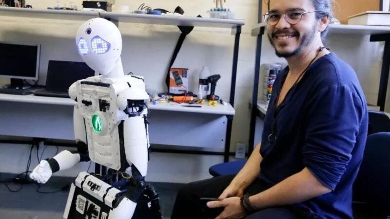 Professor brasileiro cria robô que poderá prever tragédias climáticas
