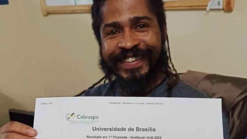 Sem-teto passa em universidade pública e ganha apoio para não desistir do sonho