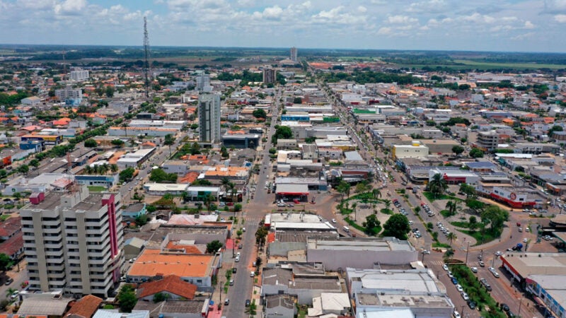 Prefeito de Sinop assina contrato de R$ 1,3 milhão para reforma de escola municipal