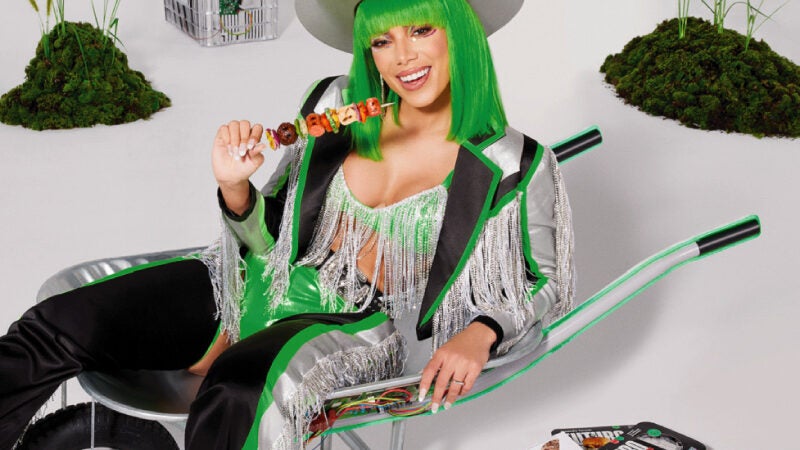 Anitta agora é sócia da Fazenda Futuro e quer popularizar carne de plantas