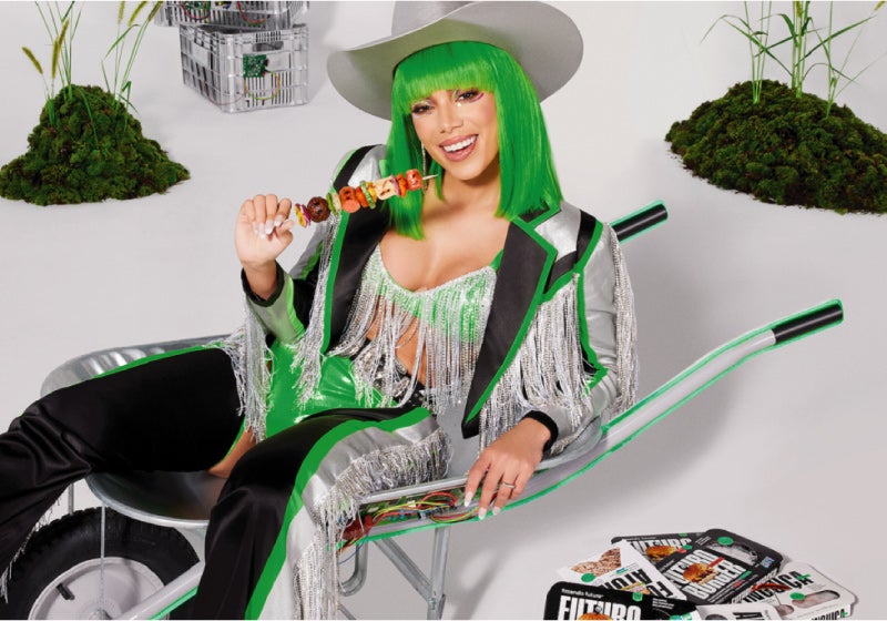 Anitta agora é sócia da Fazenda Futuro e quer popularizar carne de plantas