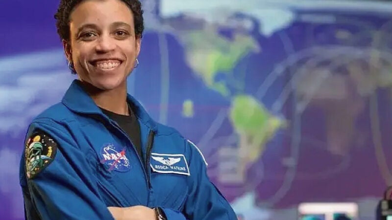 SpaceX envia missão com 1ª mulher preta à Estação Espacial: VÍDEO