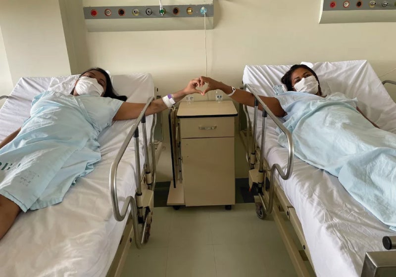 Mãe doa rim e salva a filha: “Dei a vida a ela duas vezes”