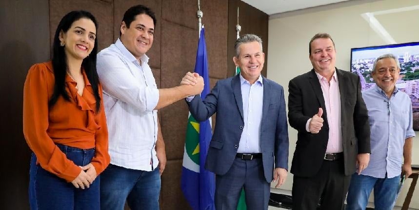 Mauro assina convênio para construir 100 casas populares em Alto Araguaia