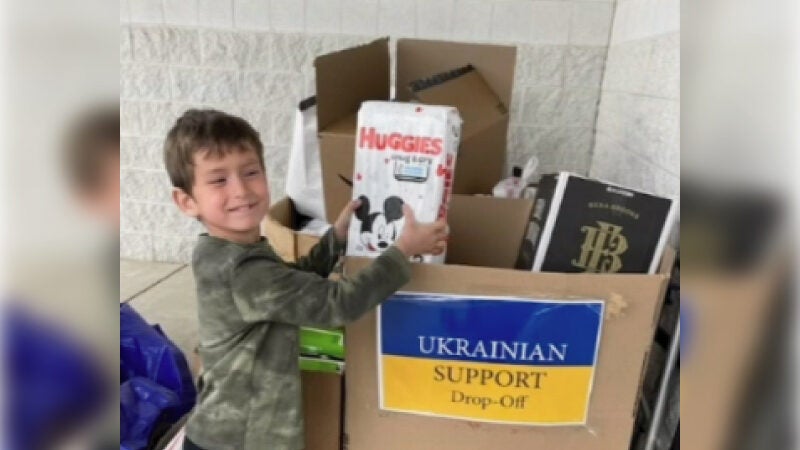 Menino de 7 anos doa economias de viagem a Disney para a Ucrânia