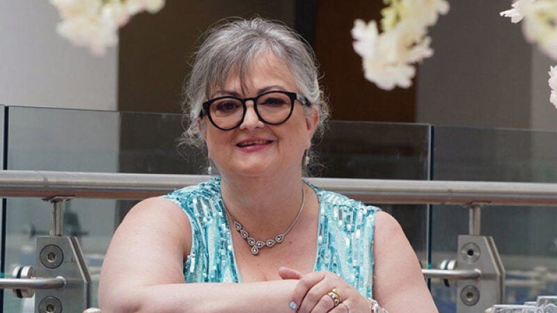 Vencedora da loteria já doou metade da fortuna e diz que  ajudar “vicia”