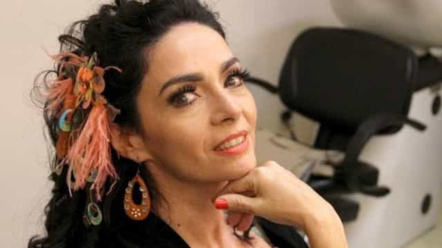 Claudia Ohana diz que guiar caminhão foi um marco em ‘A Favorita’