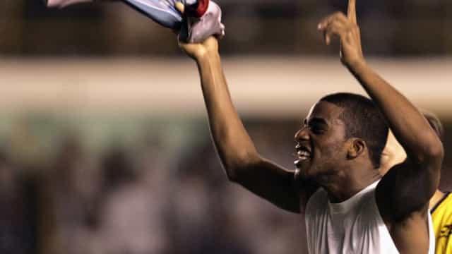 Betão, campeão brasileiro pelo Corinthians, anuncia aposentadoria aos 38 anos