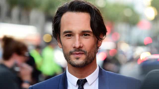 Rodrigo Santoro reaparece publicamente (ao lado da mulher)