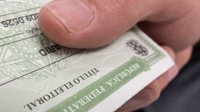Eleitor tem até hoje para emitir, transferir e regularizar título
