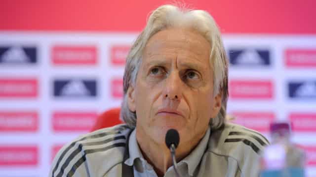 Jorge Jesus se ‘oferece’ ao Flamengo e dá prazo: ‘Posso esperar até o dia 20’