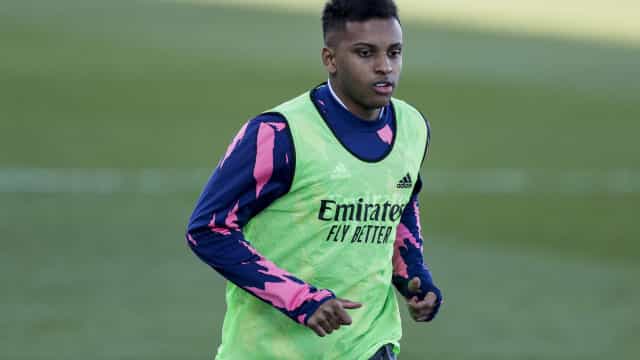 Rodrygo, o garoto que dormia entre bolas de futebol, vira herói do Real Madrid
