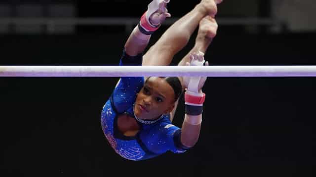 Rebeca Andrade consegue nota e avança à final do Troféu Brasil de ginástica