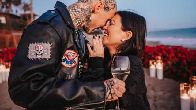 Kourtney Kardashian se casa com Travis Barker pela 3ª vez