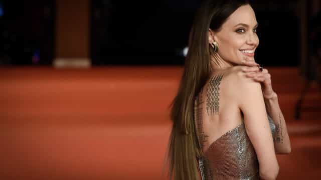 Descabeladas: Angelina Jolie e outras celebridades flagradas em um ‘bad hair day’!