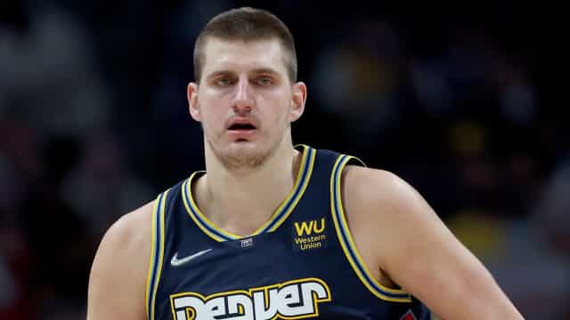 Nikola Jokic conquista o prêmio de MVP da temporada regular da NBA pelo 2ª ano