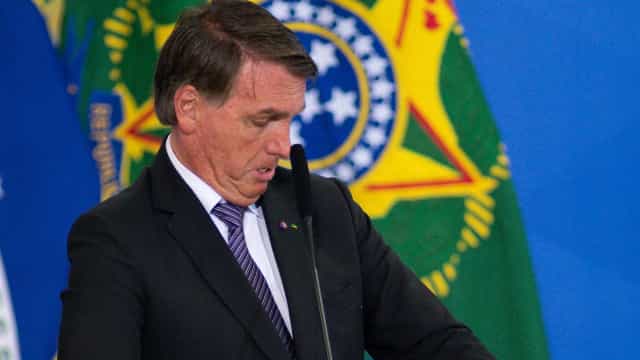 Bolsonaro edita decreto que bloqueia R$ 8,2 bilhões do Orçamento