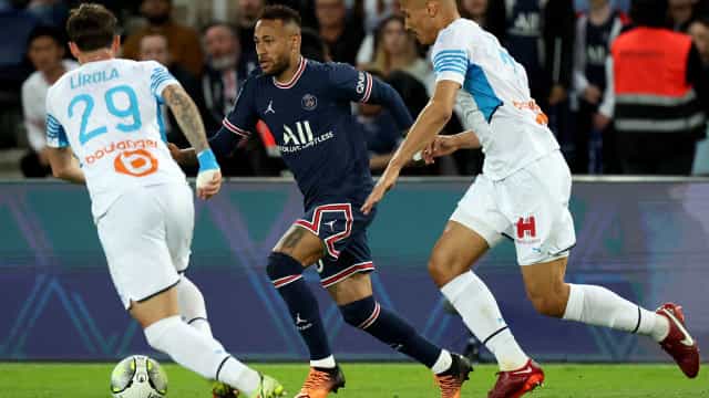 Neymar foi oferecido para vários clubes, incluindo Barcelona, diz site