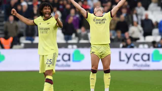 Com gol brasileiro, Arsenal vence West Ham e recupera 4ª colocação no Inglês
